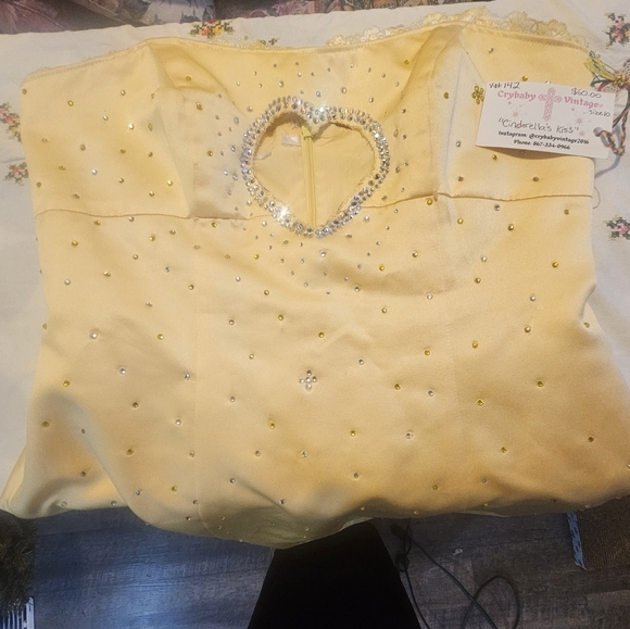 Sabrina carpenter dress - Picture 1 of 2